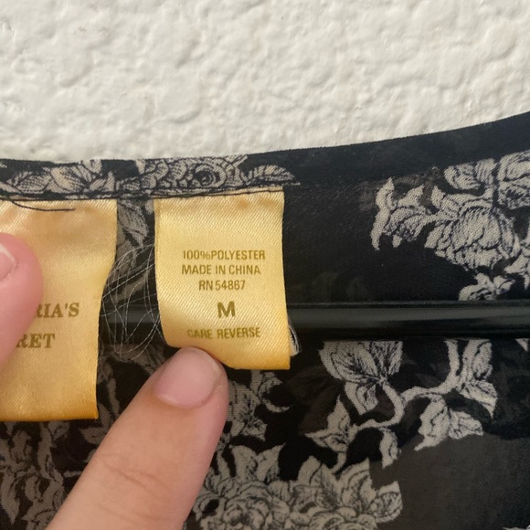 Victoria's Secret V-Neck Ruffle Blouse White Rose Pattern Sheer Black Top - Picture 4 of 8